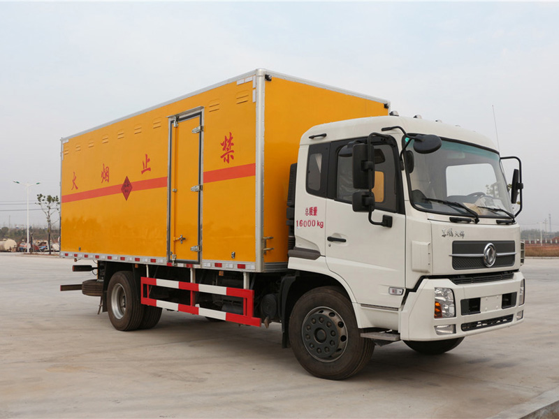 天錦6米2(9.9噸)爆破器材車